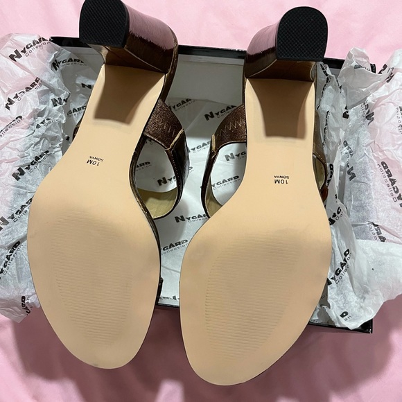 New In Box, Nygard, Dressy Metallic Tan-Brown Slip-on Sandals, Size 10 - Picture 4 of 4